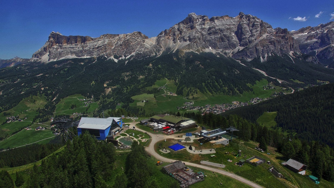 Vista panoramica Rifugio Club Moritzino Piz La Ila