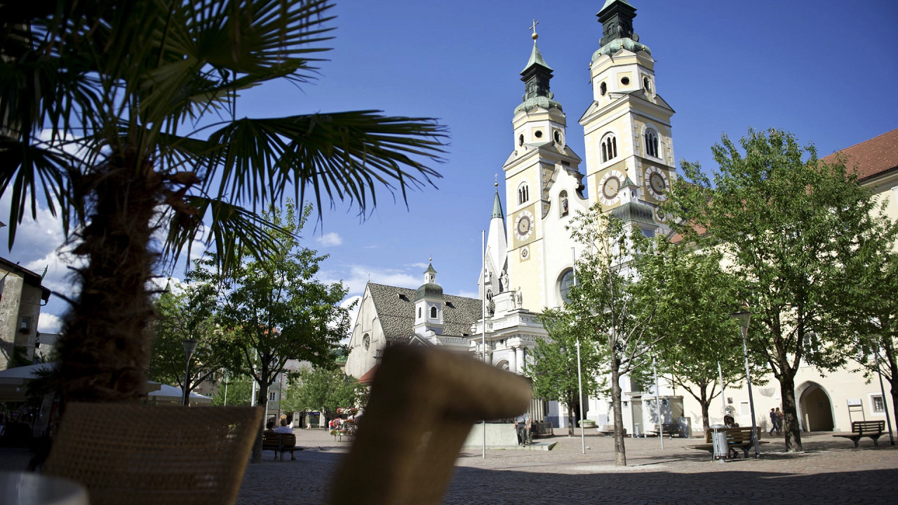 Пьяцца Дуомо в Брессаноне в долине Изарко