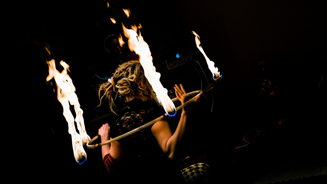 ballerina_fuoco_balletto_pixabay_free-photos