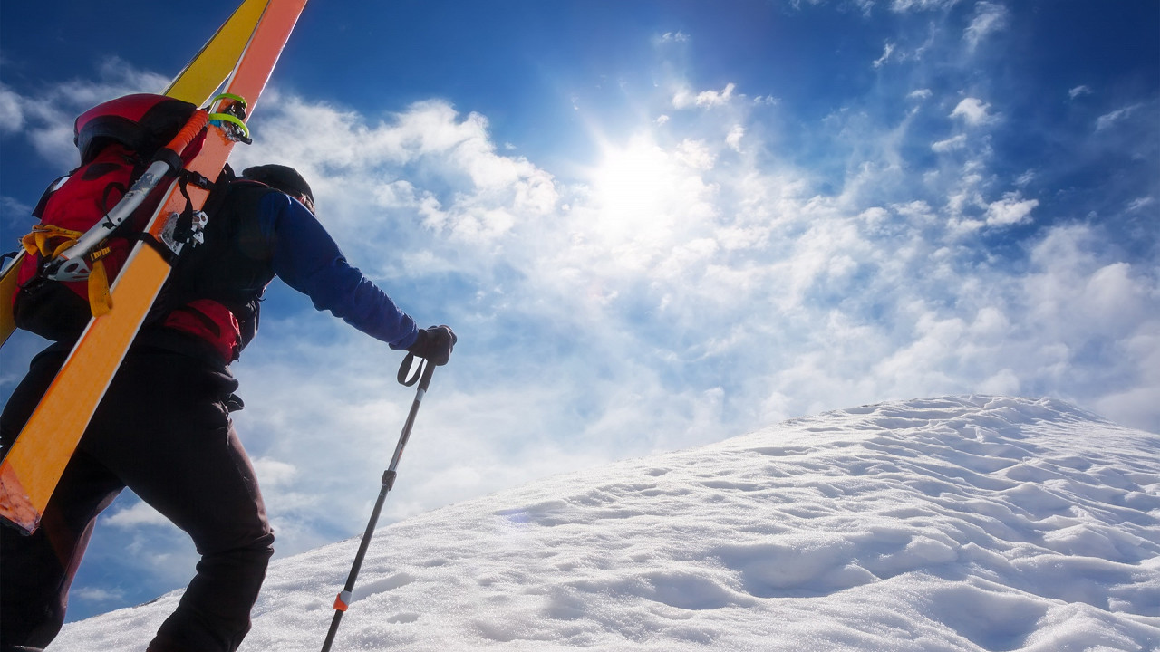 escursione_difficile_sci_alpinismo_depositphotos