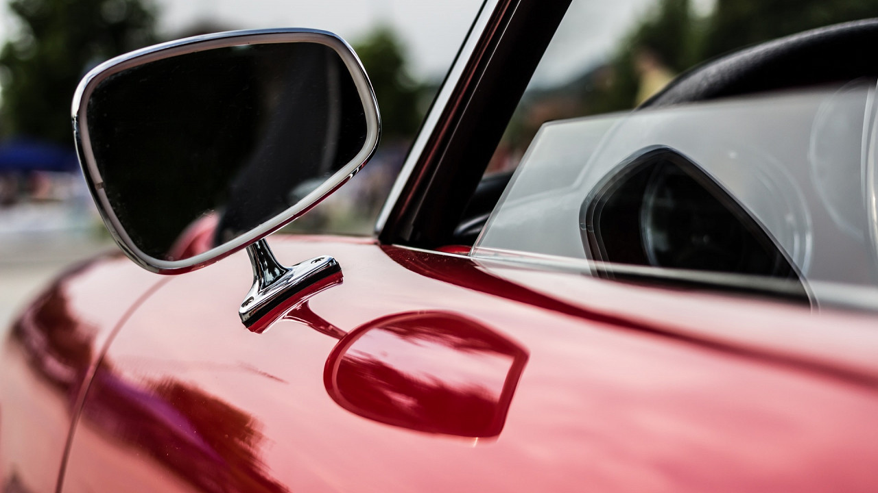 Voiture rouge - voiture de luxe