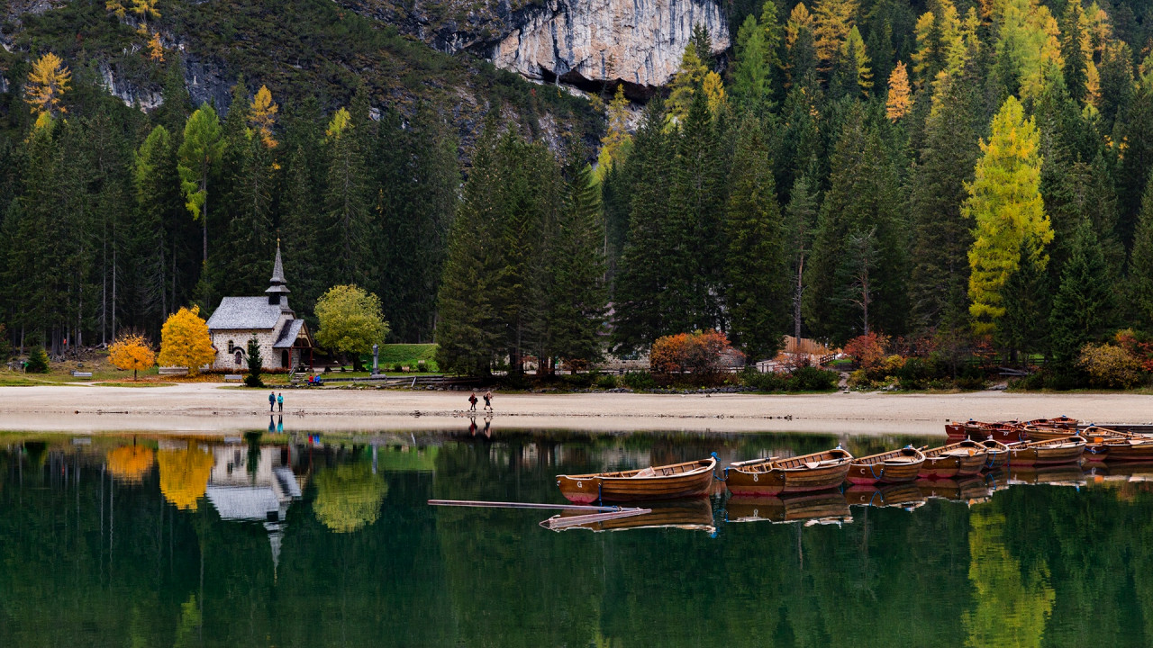 Braies lake