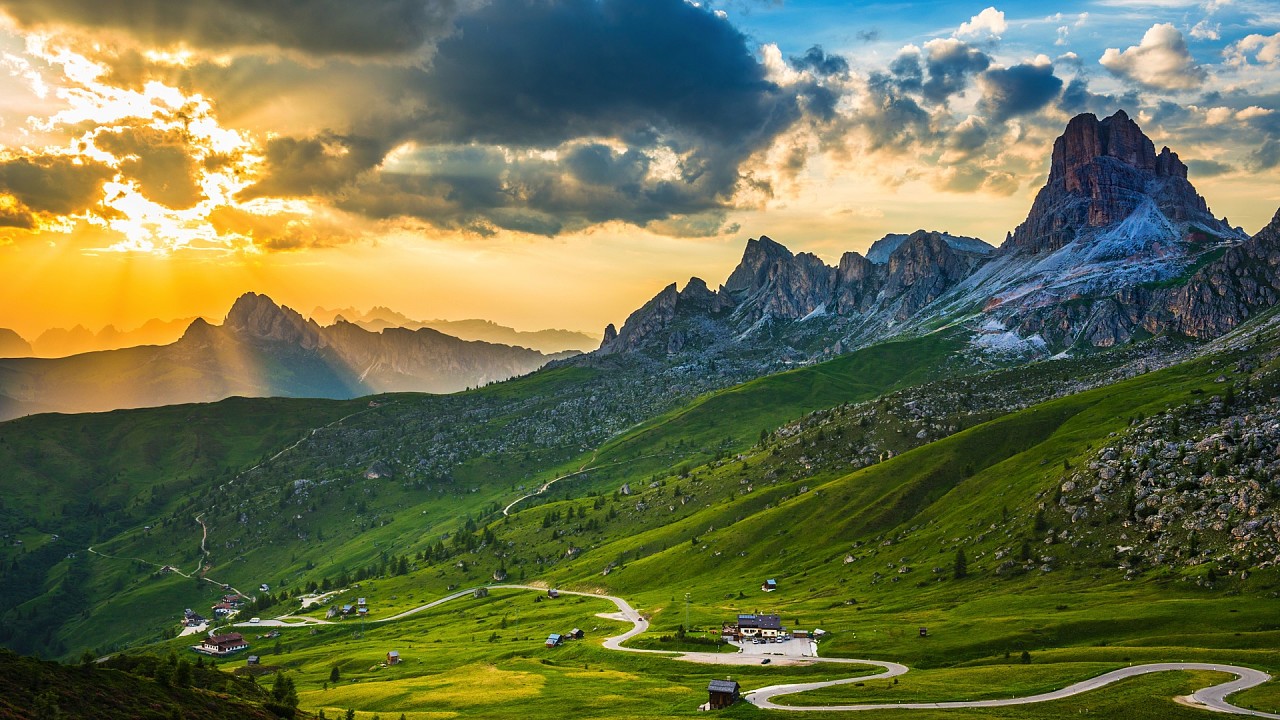 Sonnenuntergang am Passo Giau Cortina