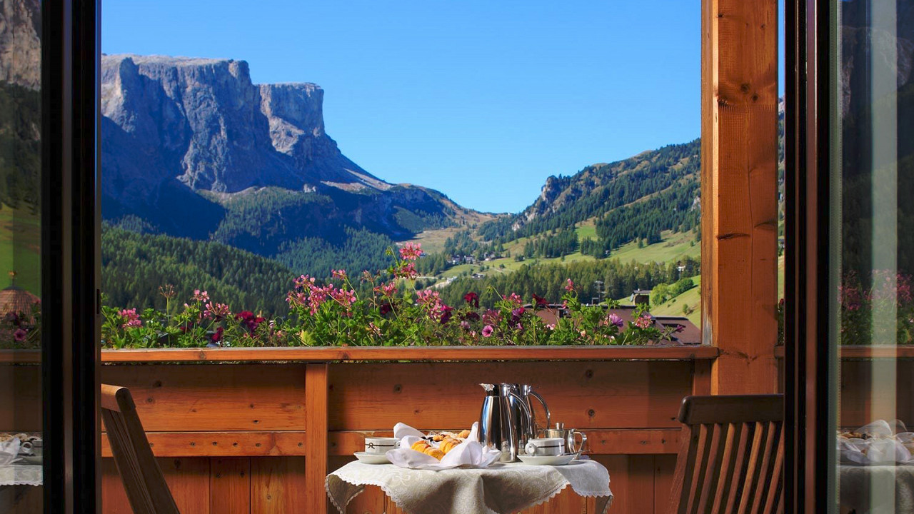 Breakfast with a view of the Dolomites Hotel Col Alto Corvara