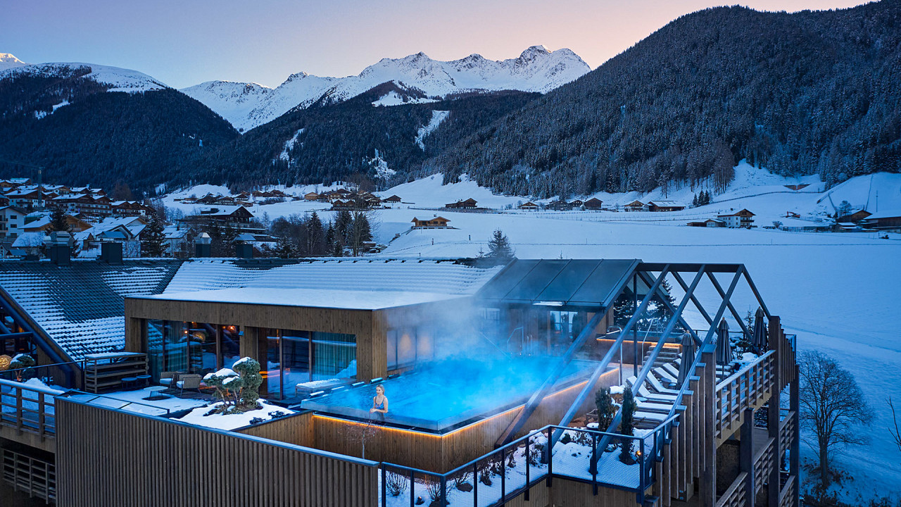 Piscina infinity inverno Hotel Quelle