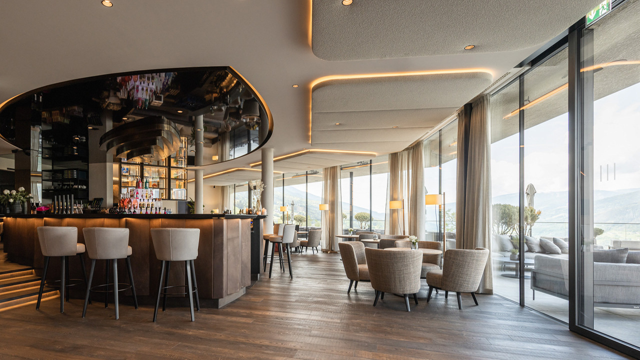 Tavoli e bancone bar - Santre dolomythic home