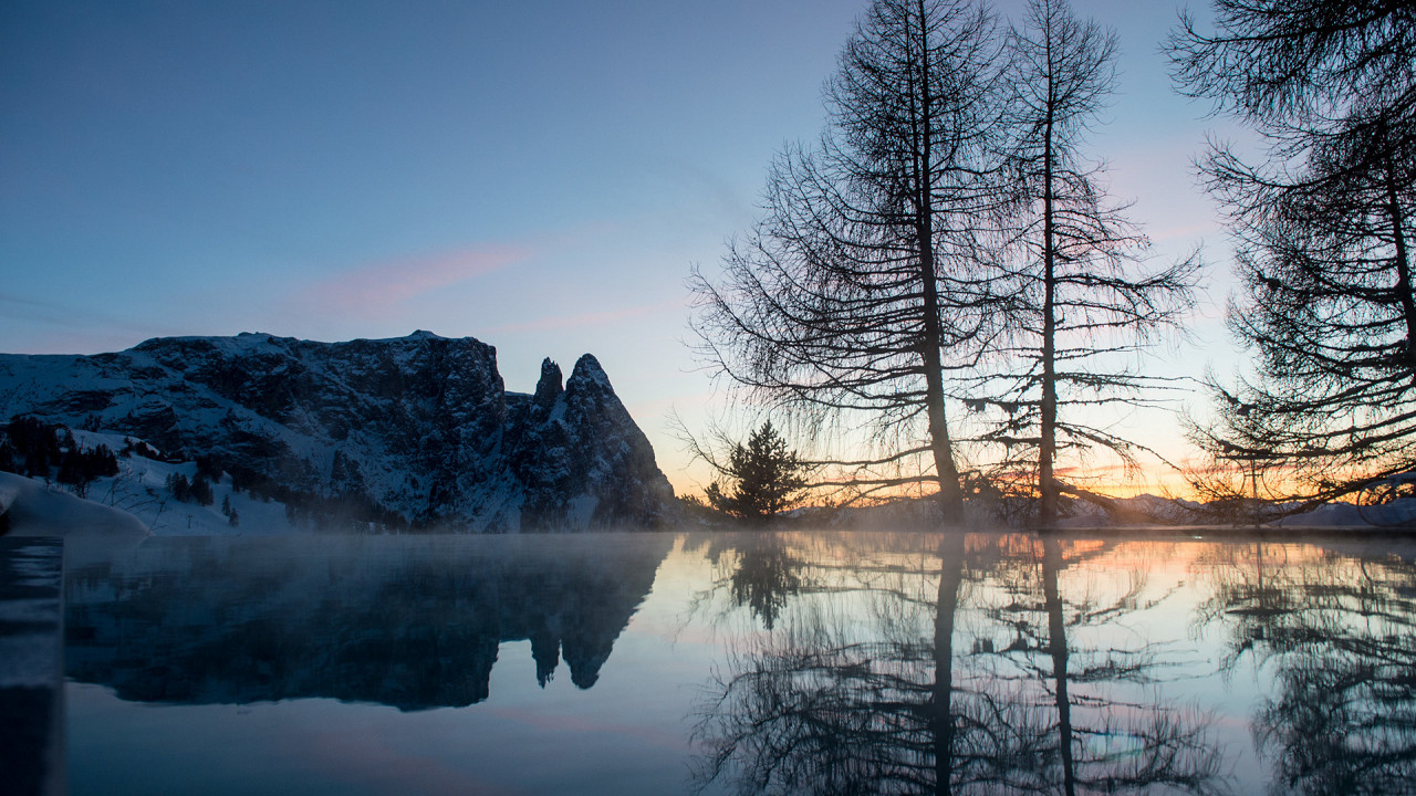 Piscina esterna sera inverno