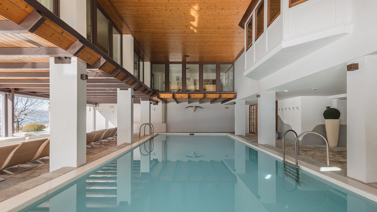 Piscina interna Romantik Hotel Post