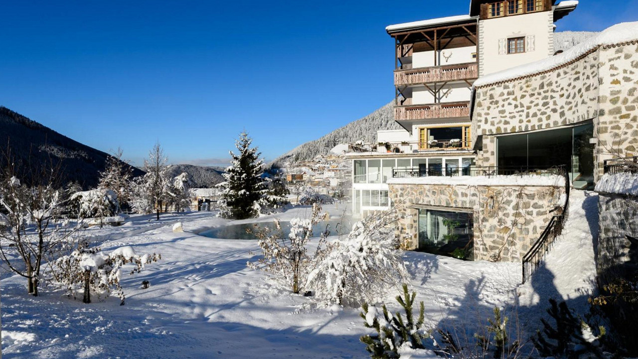 Esterno inverno Romantik Hotel Post