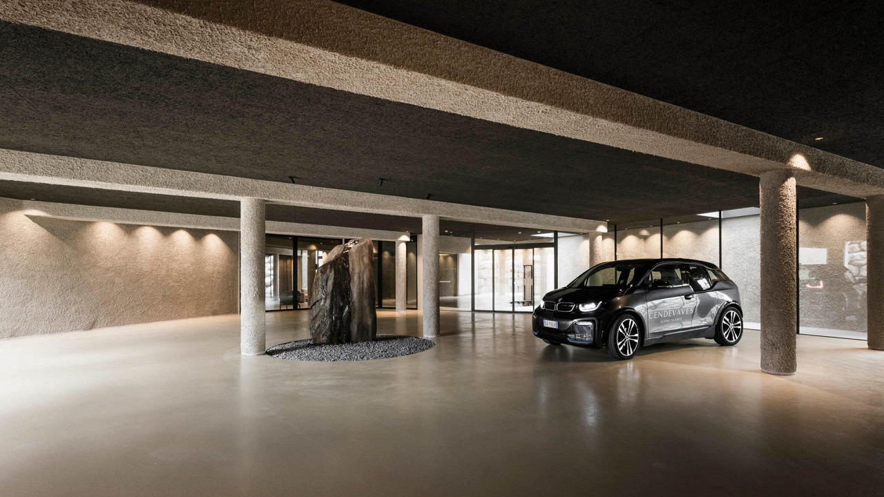 Garage interno con navetta Cendevaves