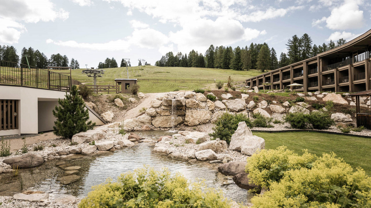 Laghetto esterno Cendevaves Hotel Alpe di Siusi