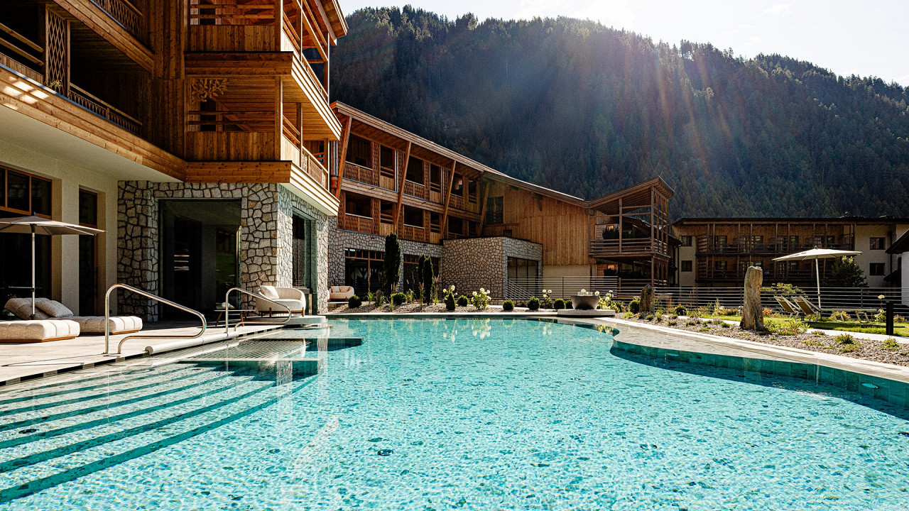 Piscina esterna Hotel Masl