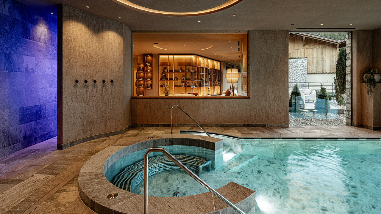 Piscina interna Hotel Masl