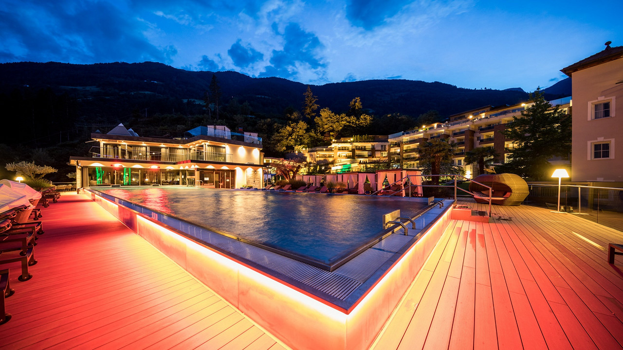 Night outdoor Quellenhof Luxury Resort Passeier