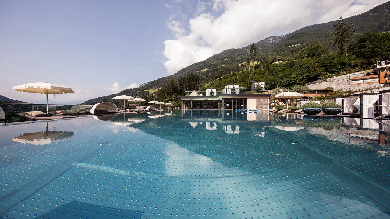 Infinity Pool Quellenhof Luxury Resort Passeier