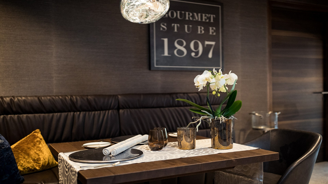 Stube restaurant Quellenhof Luxury Resort Passeier