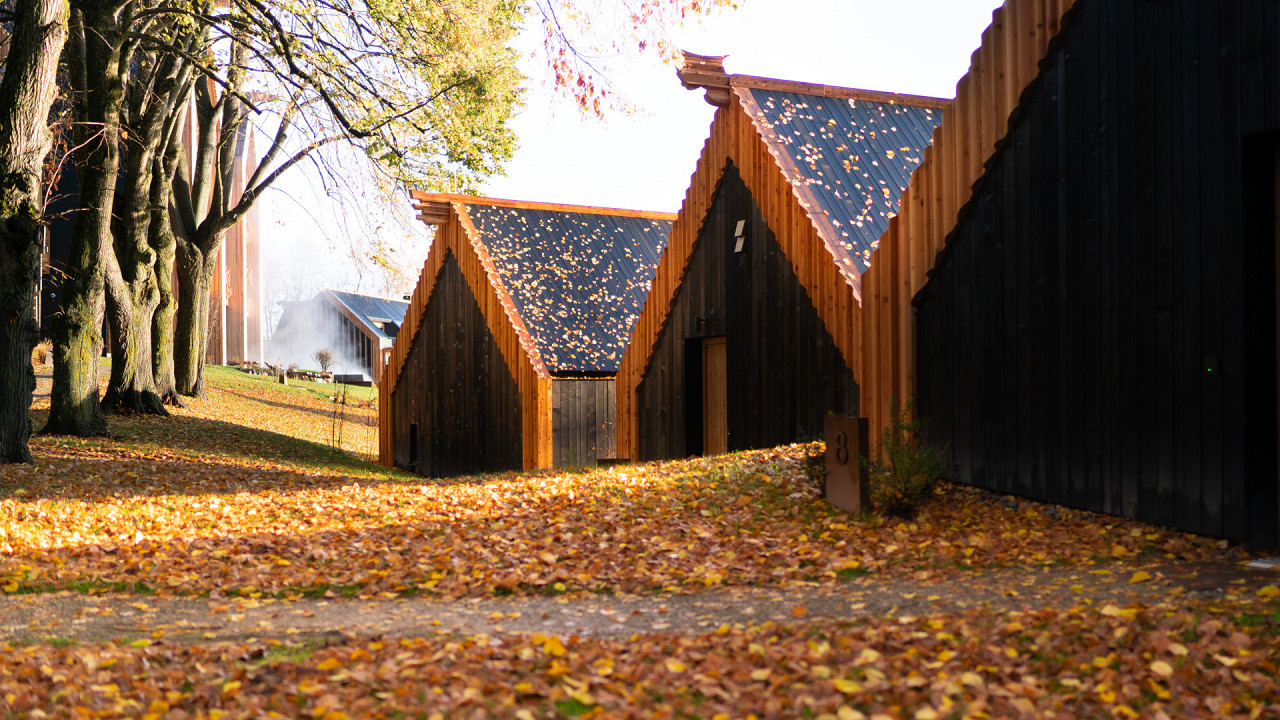Chalet im Herbst Adler Lodge Ritten Renon