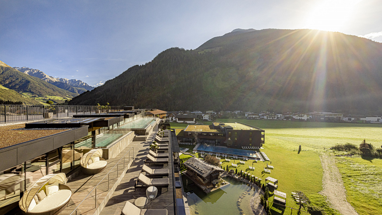 Piscine esterne Alpine Luxury Spa Resort Schwarzenstein