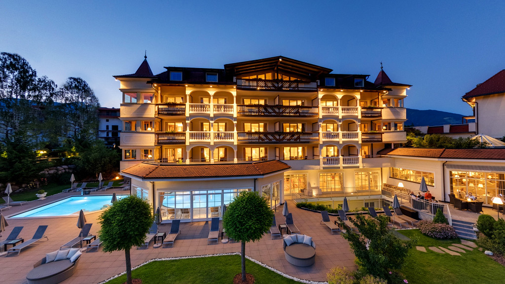 Majestic Hotel & Spa Resort - cover