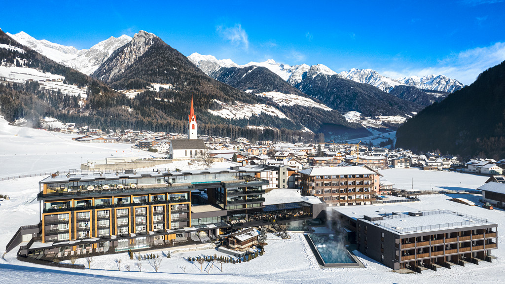 Alpine Luxury Spa Resort Schwarzenstein - cover