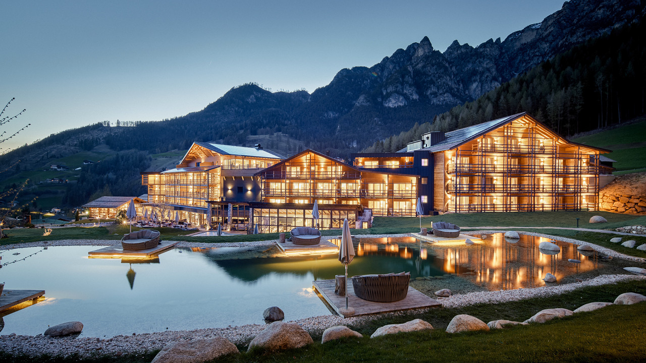 Esterno serale Cyprianerhof Dolomit Resort