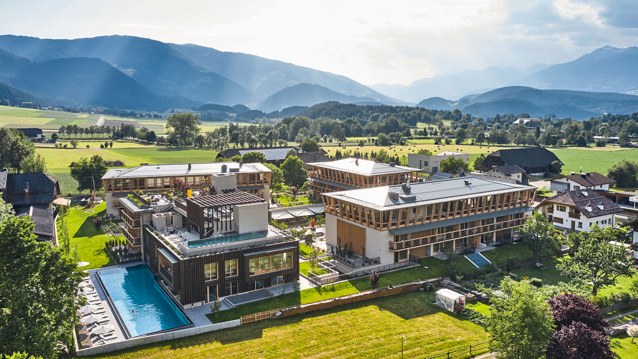 Esterno estivo drone Falkensteiner Hotel Kronplatz