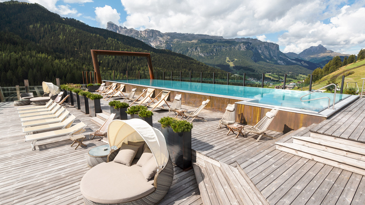 Piscina esterna Hotel Fanes