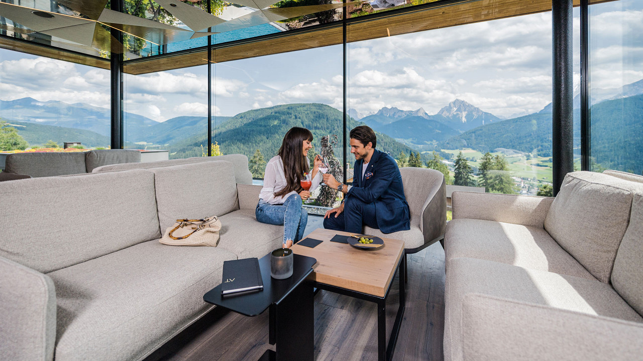 Coppia sulle poltrone Alpen Tesitin