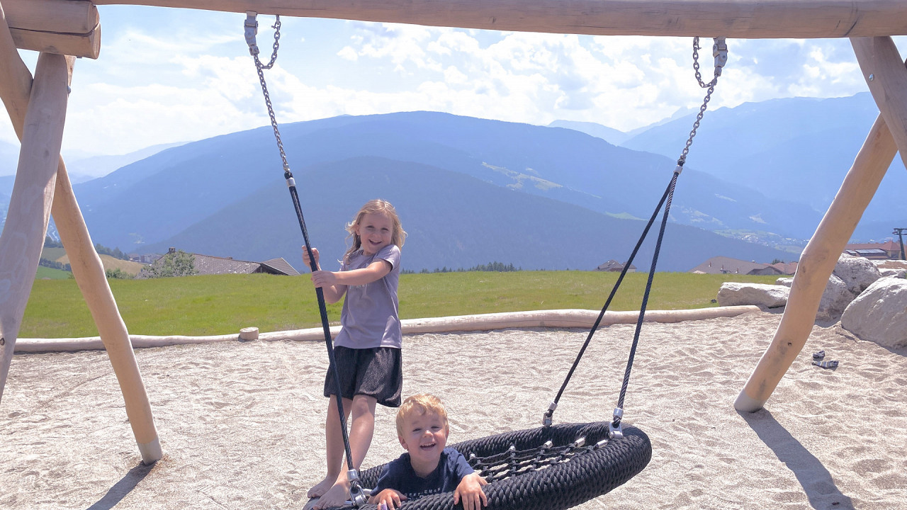 Bambini altalena Hotel Familiamus