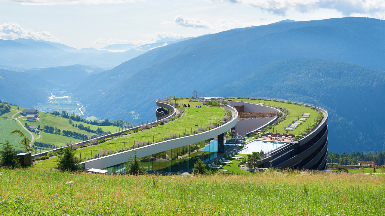 Esterno verde Hotel Familiamus