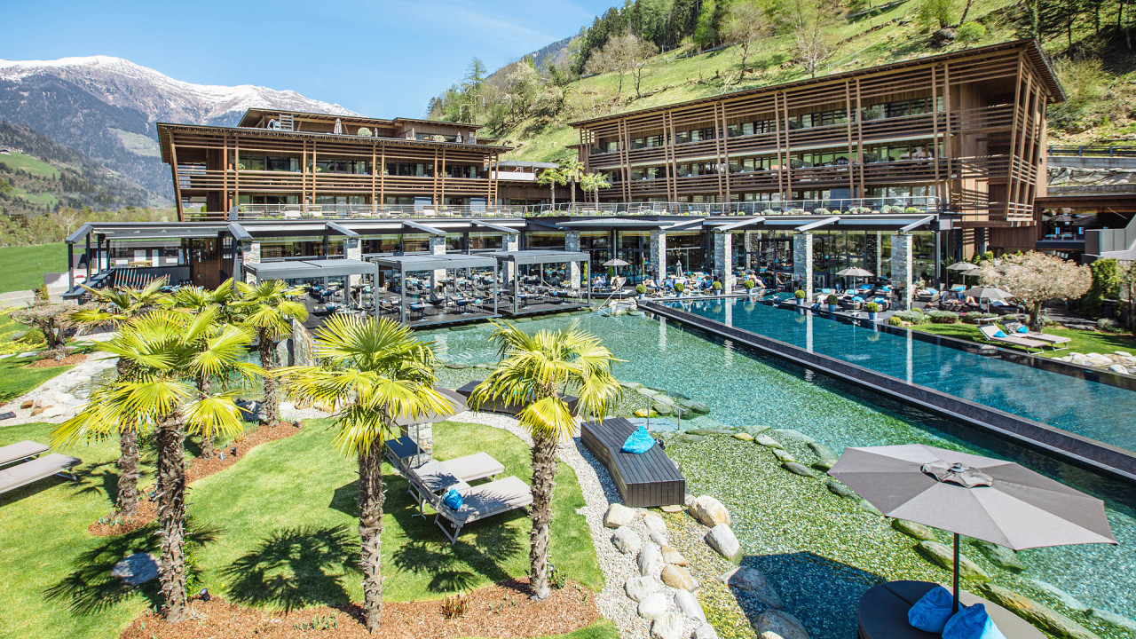 Esterno estivo Golf Lodge