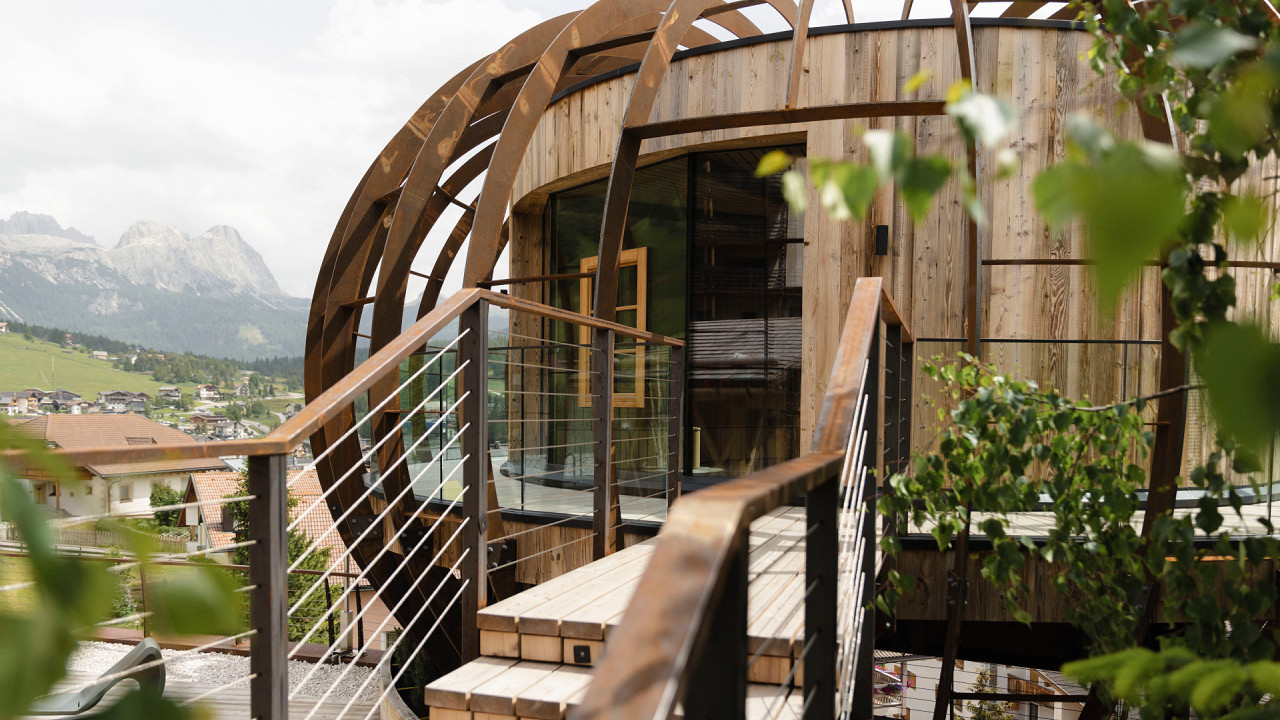 Entrata sauna cilindrica Dolomiti Wellness Hotel Fanes