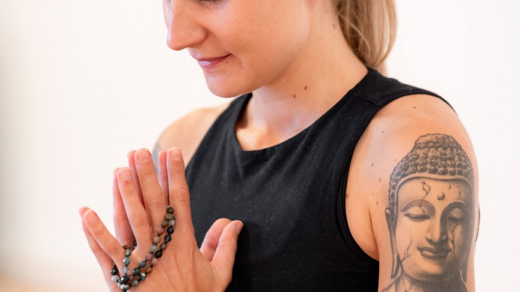 Selfcare Yoga mit Samira Gruber - cover