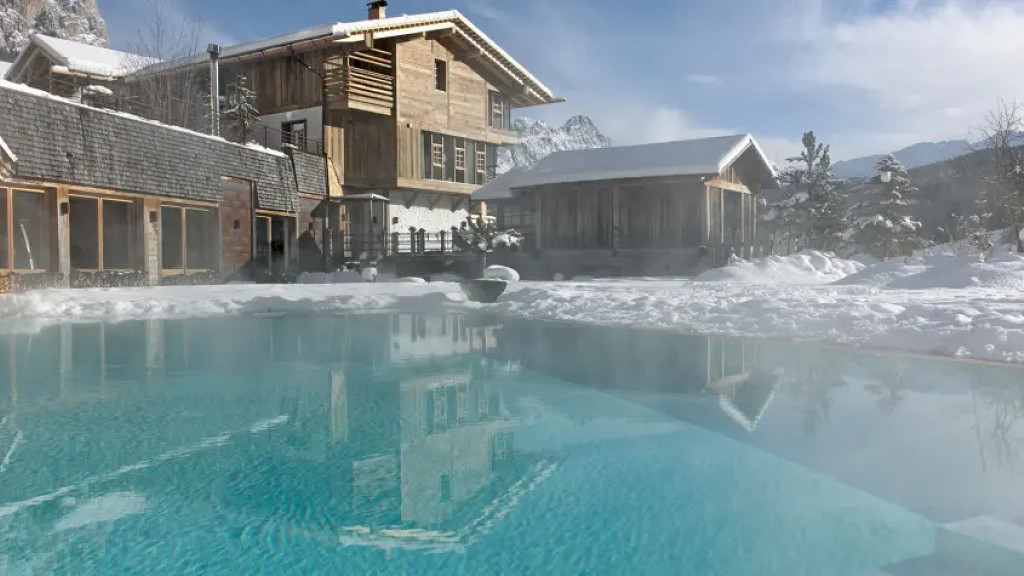 4=3 Short Stay Ski & Wellness - cover