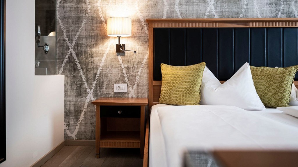 Midweek Escape - cover