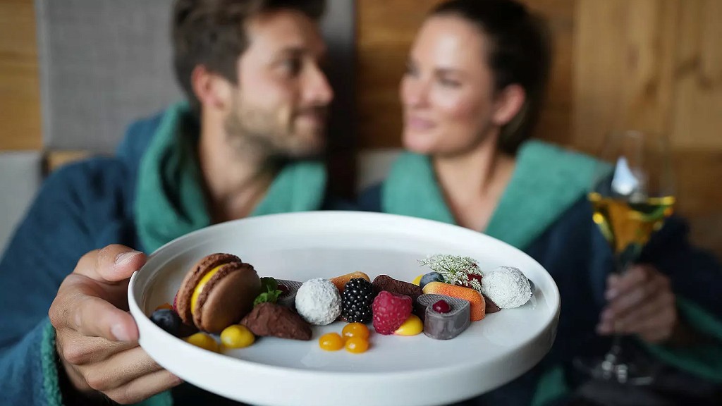 MOMENTS OF ROMANCE - cover