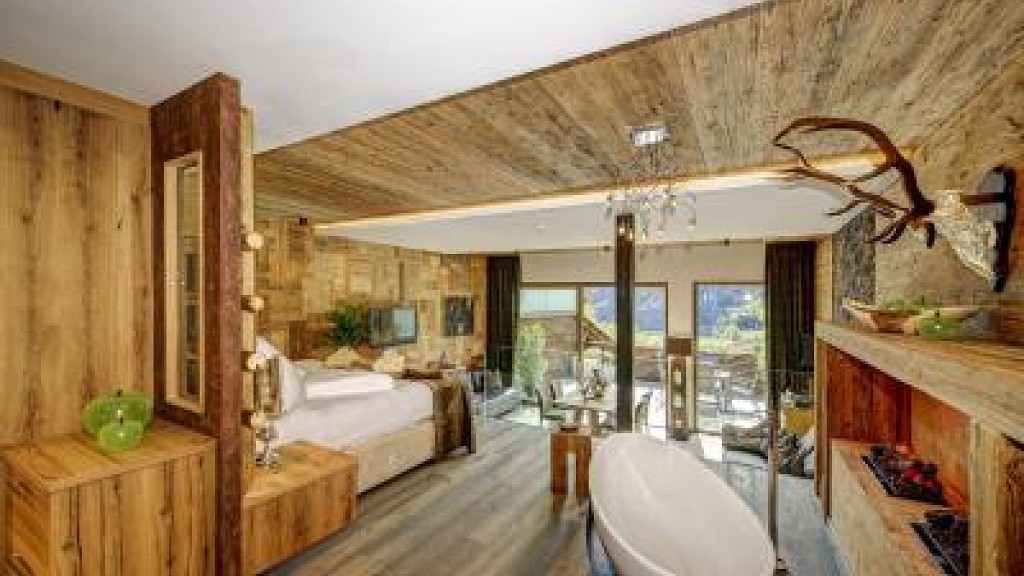 Mountain Lodge 725 - cover