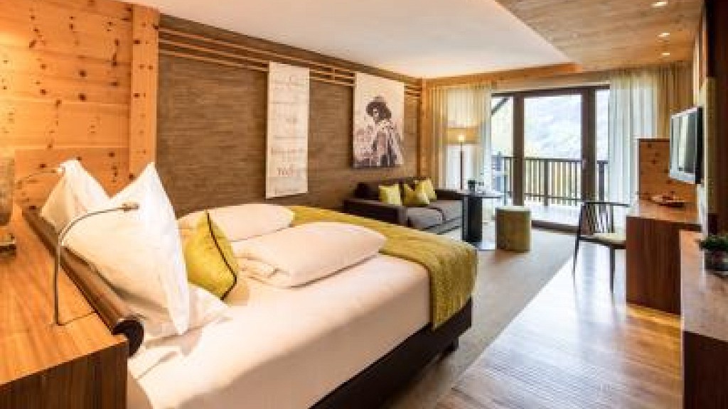 Mini Penthouse Suite - cover