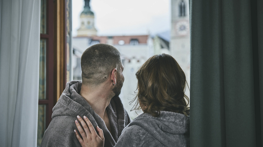 Romantic Hotels & Honeymoon - cover