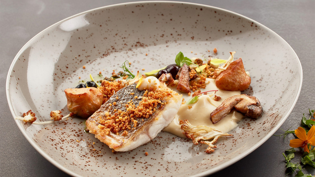 Restaurant Gourmet / Caves avec raffinés vins - cover