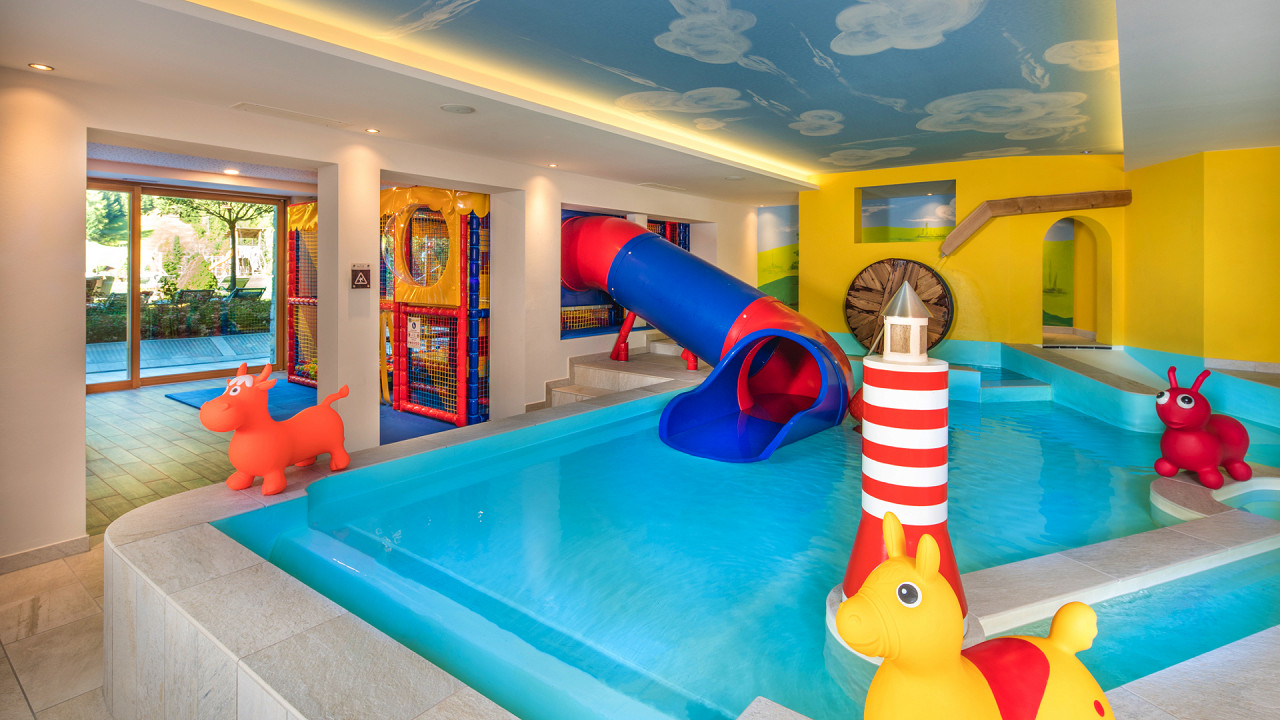 Area giochi con piscina Hotel Masl Valles family
