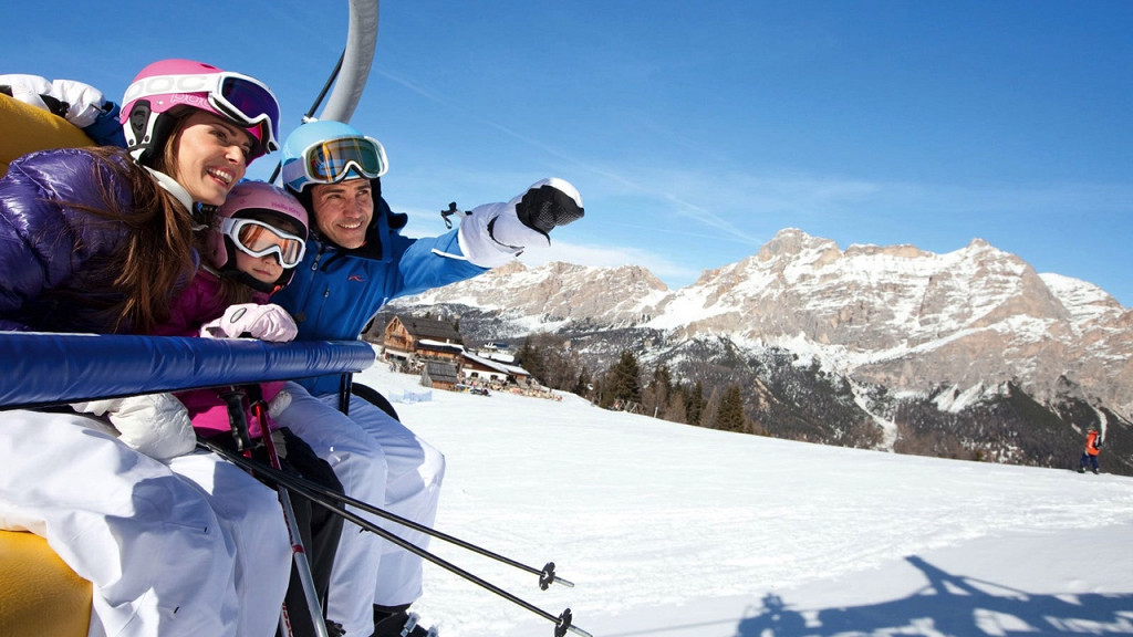 Skiing in Corvara Col Alto Hotel Corvara activity