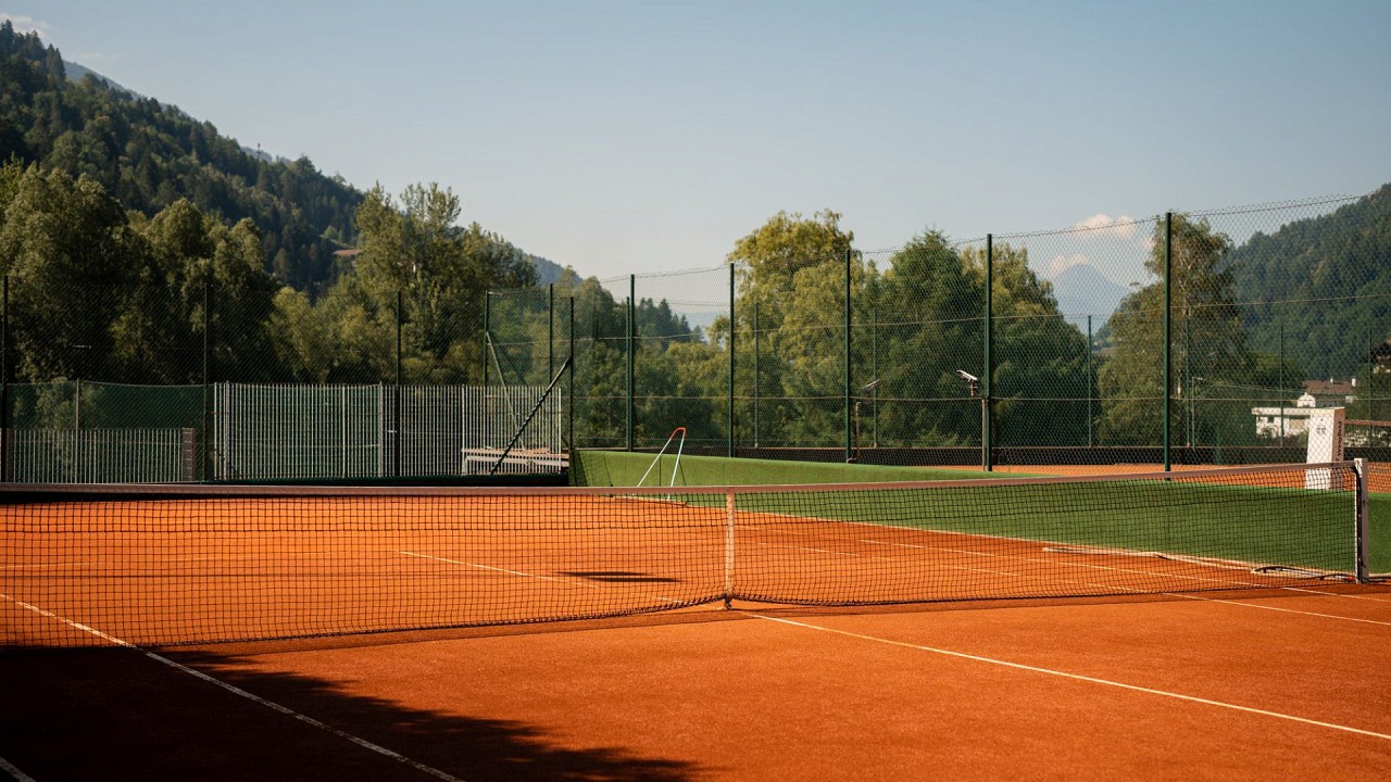 campo tennis Quellenhof Luxury Resort Passeier