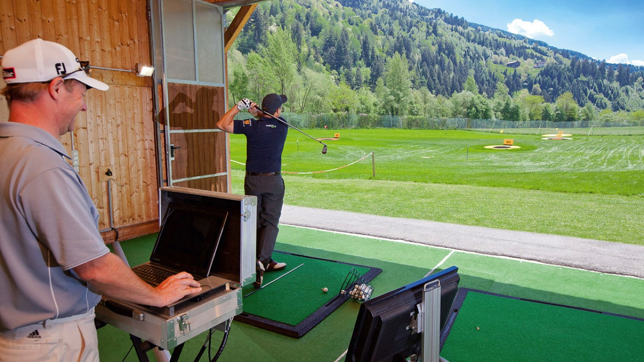 Indoor golf Quellenhof Val Passiria golf