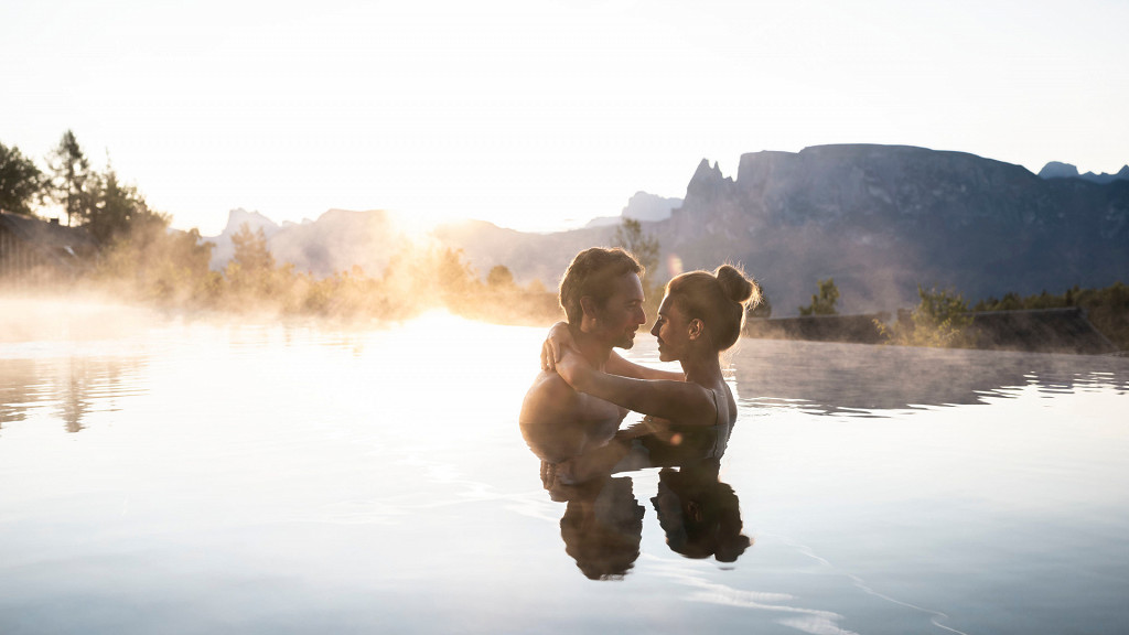 Romantic Hotels & Honeymoon - cover